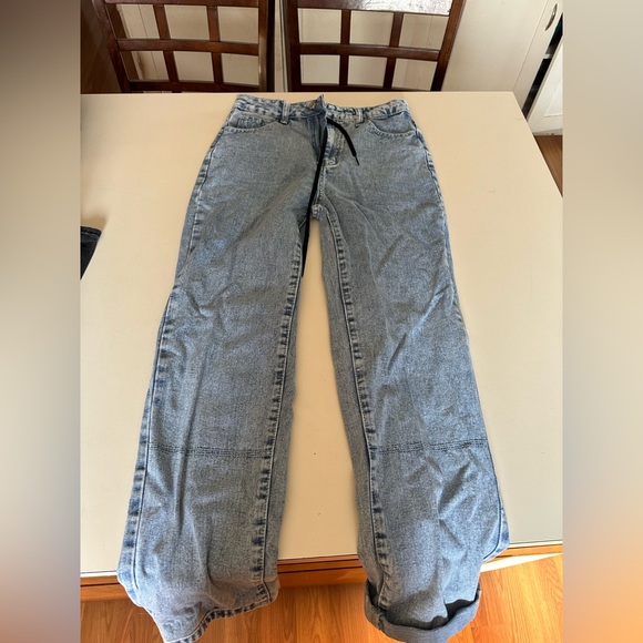 Jeans - Picture 2 of 3